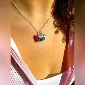 Kitty locket necklace 🥰